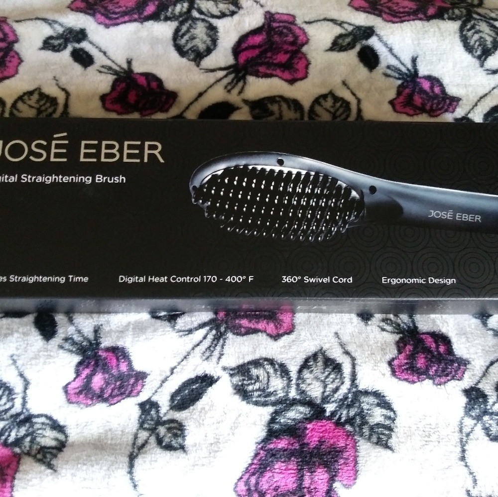 Jose Eber straighting brush